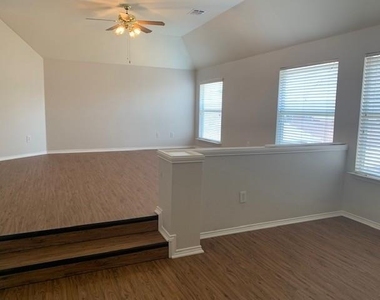 2420 Cimmaron Drive - Photo Thumbnail 14