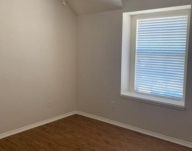2420 Cimmaron Drive - Photo Thumbnail 22