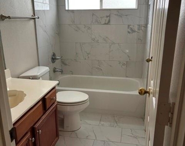 2420 Cimmaron Drive - Photo Thumbnail 24