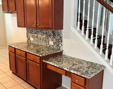 2420 Cimmaron Drive - Photo Thumbnail 8