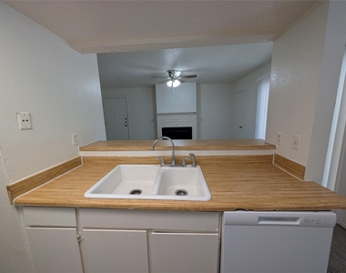 7431 Holly Hill Drive - Photo Thumbnail 5
