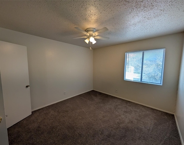 7431 Holly Hill Drive - Photo Thumbnail 12