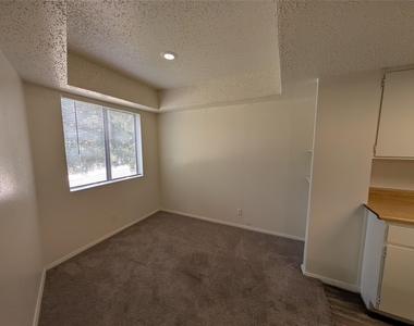 7431 Holly Hill Drive - Photo Thumbnail 3