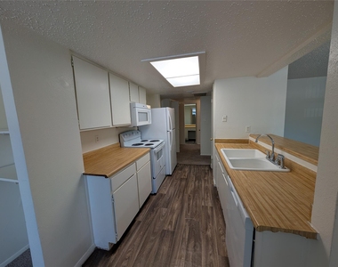 7431 Holly Hill Drive - Photo Thumbnail 4