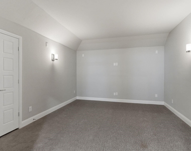 9607 Maple Hill Lane - Photo Thumbnail 28