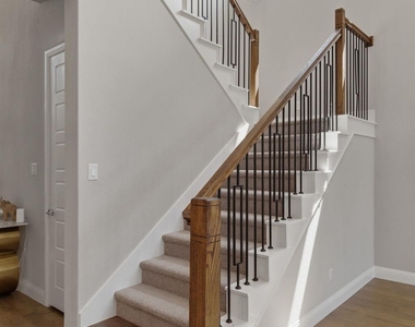 9607 Maple Hill Lane - Photo Thumbnail 25