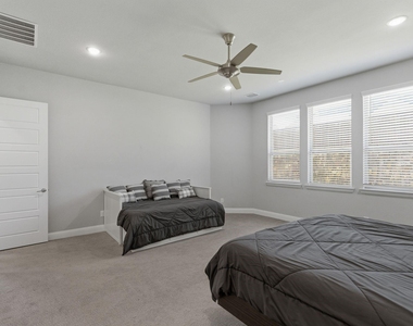 9607 Maple Hill Lane - Photo Thumbnail 20