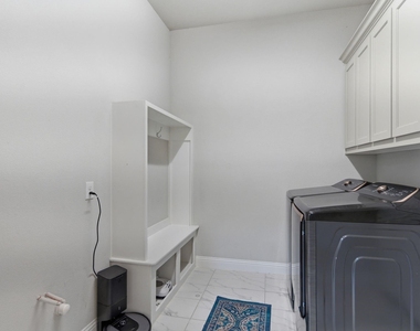 9607 Maple Hill Lane - Photo Thumbnail 33