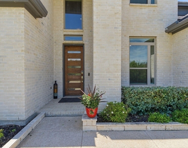 9607 Maple Hill Lane - Photo Thumbnail 2