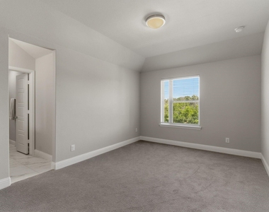 9607 Maple Hill Lane - Photo Thumbnail 29