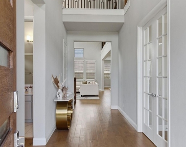 9607 Maple Hill Lane - Photo Thumbnail 3