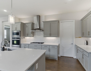 9607 Maple Hill Lane - Photo Thumbnail 14