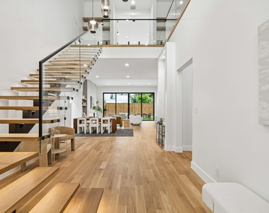 6231 Mccommas Boulevard - Photo Thumbnail 8