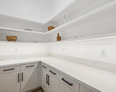 6231 Mccommas Boulevard - Photo Thumbnail 12