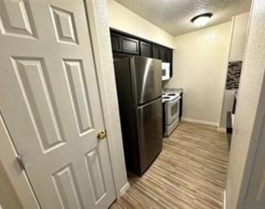 12484 Abrams Road - Photo Thumbnail 3