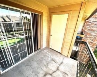 12484 Abrams Road - Photo Thumbnail 10
