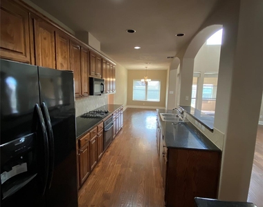 10045 Bluewater Terrace - Photo Thumbnail 4
