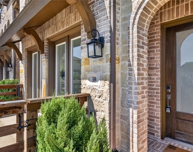 309 Sugarmaple Lane - Photo Thumbnail 2