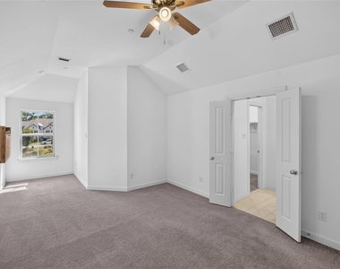 309 Sugarmaple Lane - Photo Thumbnail 13