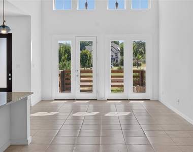 309 Sugarmaple Lane - Photo Thumbnail 3