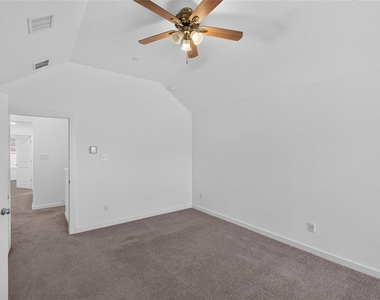 309 Sugarmaple Lane - Photo Thumbnail 12
