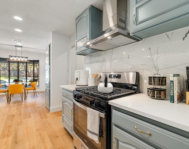 1402 Tiffany Forest Lane - Photo Thumbnail 9