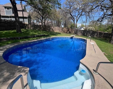 1402 Tiffany Forest Lane - Photo Thumbnail 36