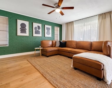 1402 Tiffany Forest Lane - Photo Thumbnail 4