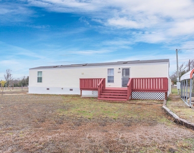 635 Fielder Road - Photo Thumbnail 4