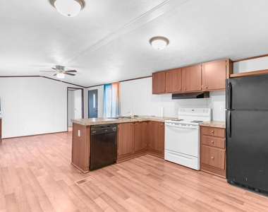 635 Fielder Road - Photo Thumbnail 8