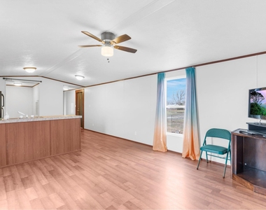 635 Fielder Road - Photo Thumbnail 13