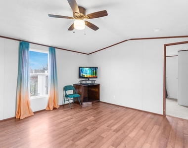 635 Fielder Road - Photo Thumbnail 12
