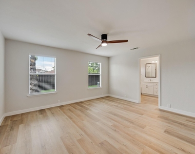 7127 Larkin Drive - Photo Thumbnail 14
