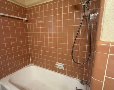 2349 S 35th Street - Photo Thumbnail 8