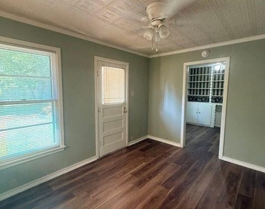 2349 S 35th Street - Photo Thumbnail 13