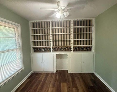2349 S 35th Street - Photo Thumbnail 12