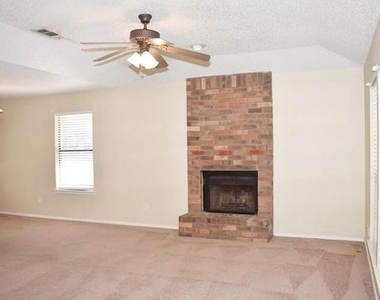 7009 Overton Park - Photo Thumbnail 2