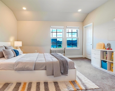 707 Gatecrest Drive - Photo Thumbnail 17