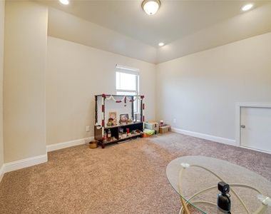 707 Gatecrest Drive - Photo Thumbnail 24