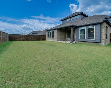 707 Gatecrest Drive - Photo Thumbnail 13
