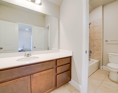 707 Gatecrest Drive - Photo Thumbnail 20