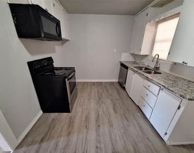 3150 S 12th Street - Photo Thumbnail 4