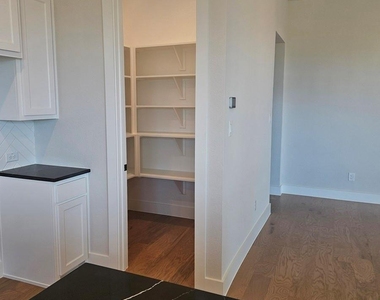 221 Chestnut Street - Photo Thumbnail 8