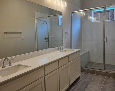 221 Chestnut Street - Photo Thumbnail 9
