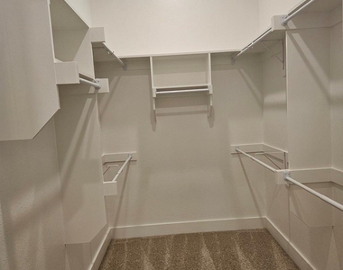 221 Chestnut Street - Photo Thumbnail 12