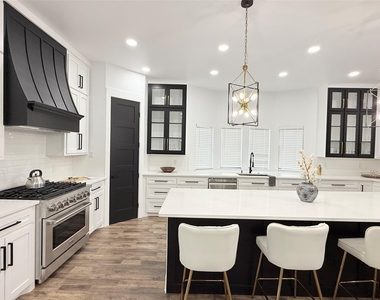 4602 Sycamore Street - Photo Thumbnail 5