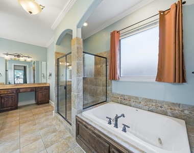 11524 Seaside Lane - Photo Thumbnail 16