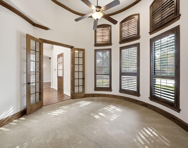 11524 Seaside Lane - Photo Thumbnail 3