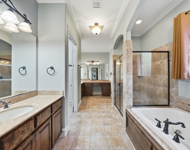 11524 Seaside Lane - Photo Thumbnail 15