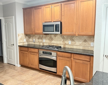 2108 Harris Place - Photo Thumbnail 16
